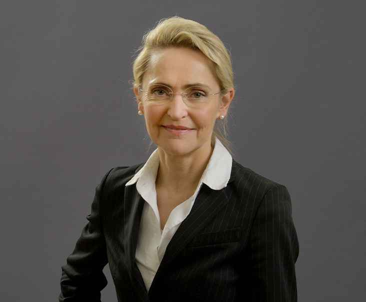 Mag. Regina Strasser, Wirtschaftsprüferin und Steuerberaterin
Prokuristin, Linz
