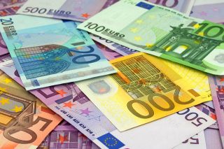 © M. Schuppich - Adobe Stock.com Foto: Euro-Scheine