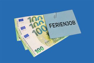 © U. J. Alexander - stock.adobe.com Foto: 100-Euro-Banknote und Ferienjob